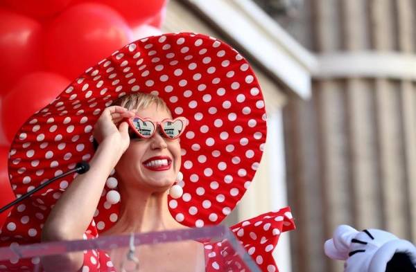 Katy Perry publicará el 14 de agosto su quinto disco, Smile