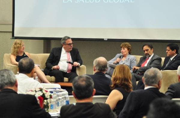 Foro contó con especialistas internacionales.