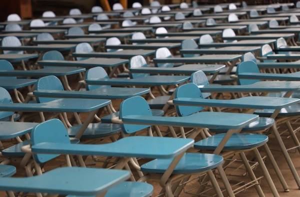 Reactivan taller de ebanistería en El Renacer