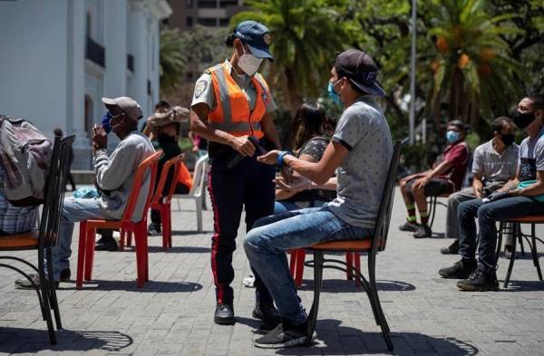 Condenan a 17 venezolanos en Trinidad y Tobago por entrada ilegal