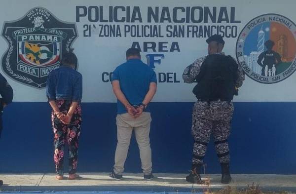 También fue aprehendida una mujer que acompañaba en el vehículo al extranjero.