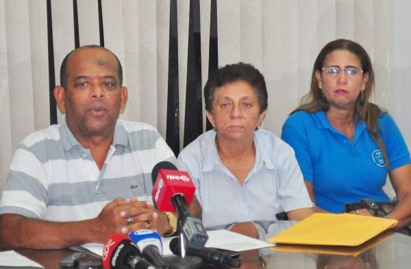 Docentes se reunirán con la Defensora.