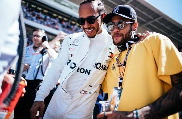 Neymar viaja de París a Barcelona a ver la Fórmula 1 y posa con Hamilton y Alves