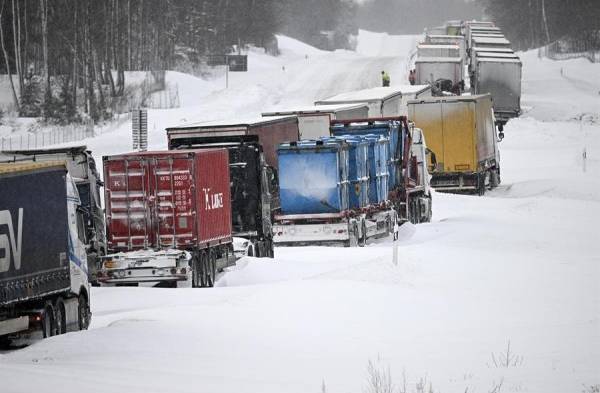 Frío extremo, nieve e intensas lluvias colapsan media Europa