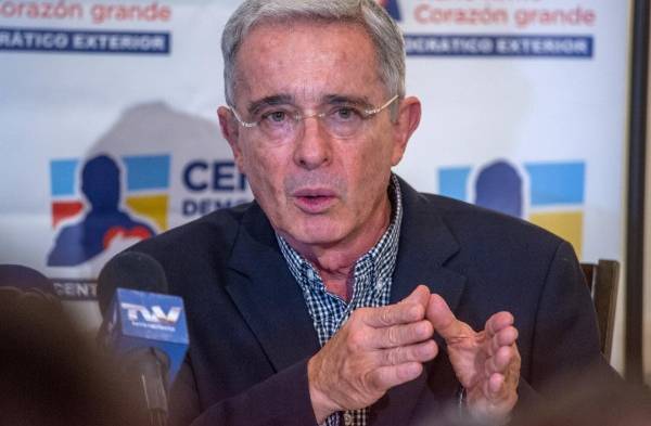 Álvaro Uribe tiene otra calle con su nombre en el sur de Florida (EE.UU.)