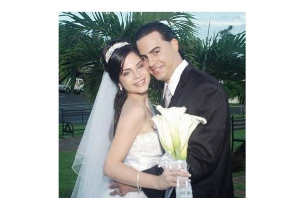 Tras filtrarse fotos en redes, Natti Natasha confirma que se casó a los 21 años