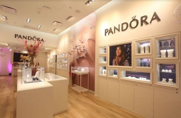 Pandora LATAM  finaliza su relación  comercial con Mohinani Group S.A., operador de franquicias en la región