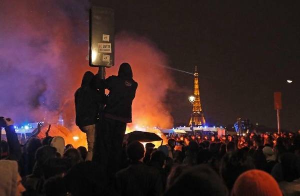 Las protestas son por el aumento de la edad de las jubilaciones.