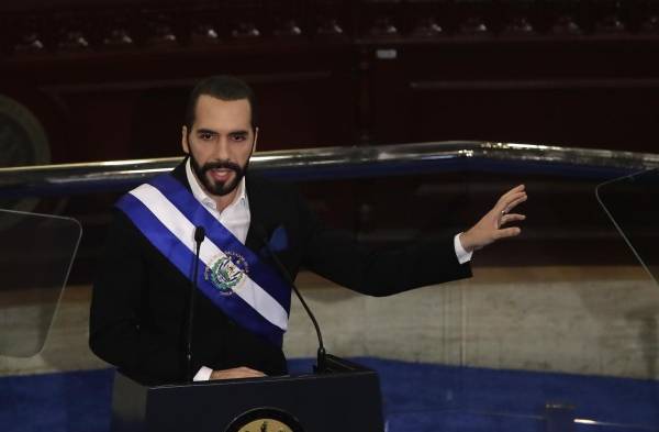 Acusan al Gobierno de El Salvador de maquillar atropellos con acogida de Miss Universo