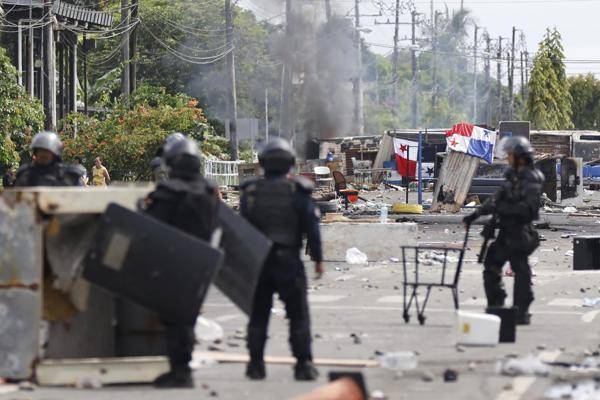 El 20 de junio, el gobierno declaró el estado de urgencia en Bocas del Toro tras los actos vandálicos.