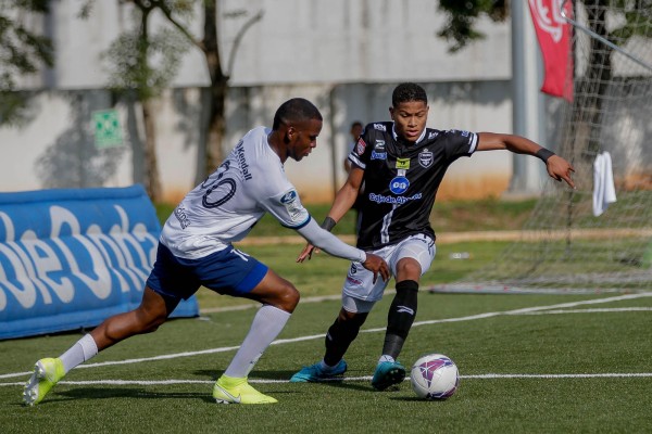 Tauro y Árabe, los dos colosos del fútbol panameño, listos para la acción