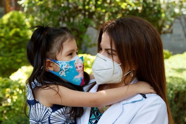 Médicos refugiados se unen a la batalla contra la COVID-19 en México