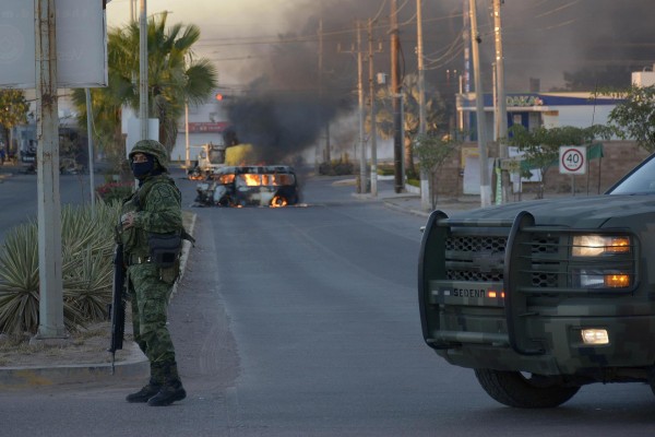 Ataques armados y narcobloqueos en Sinaloa por captura del hijo del 'Chapo' 