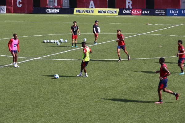 ‘La Roja' se activó hoy para su participación en la Final Four y Copa Oro