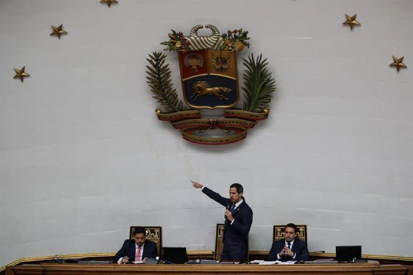El chavismo se reincorpora a Parlamento venezolano tras más de 2 años ausente