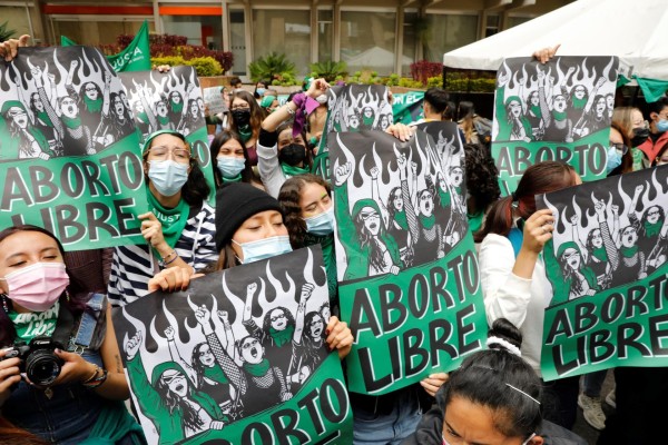 El aborto legal, la bandera de lucha de las mujeres de América Latina en 2022