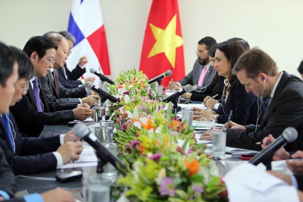 Panamá se ofrece a Vietnam como vía de entrada en Latinoamérica
