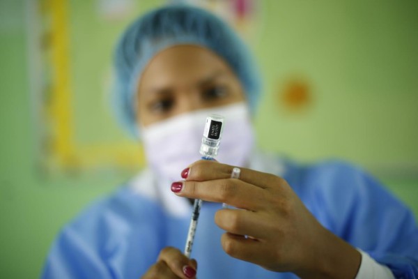 El lunes 10 de mayo se reanudará vacunación a pacientes con cáncer