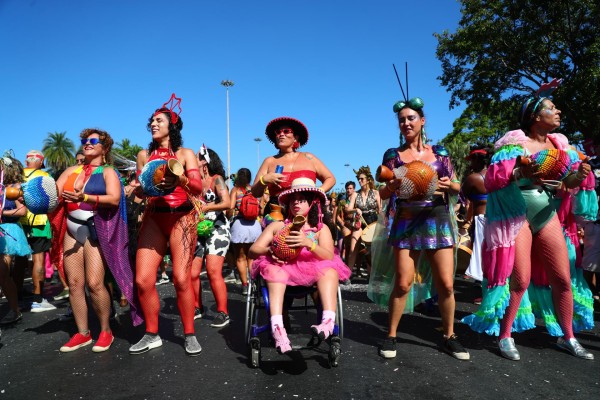 El carnaval de este año en Río de Janeiro será animado por 453 comparsas
