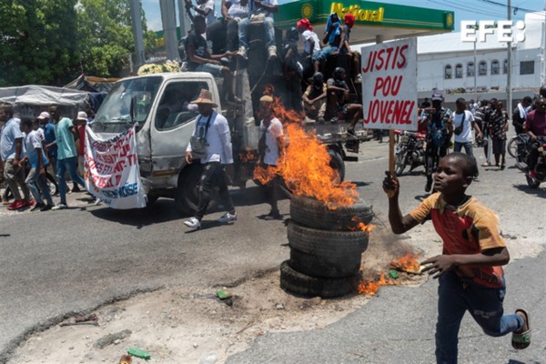 Haitianos exigen justicia en las calles un año después del asesinato de Moise