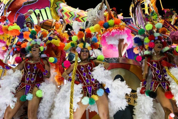 El desfile de las doce escolas de samba del llamado Grupo Especial, una especie de primera categoría entre las cerca de 100 que se presentarán este año.