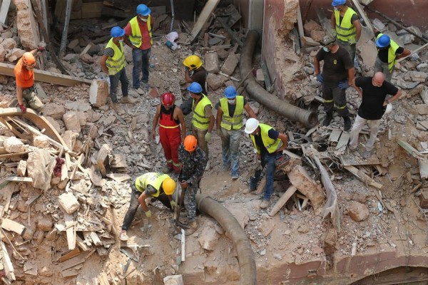 Un mes después de la explosión, Beirut recuerda en silencio a sus víctimas