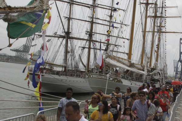 Panameños visitan buques escuela de las armadas latinoamericanas