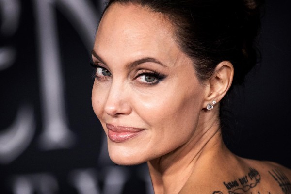 Angelina Jolie se estrena en Instagram con la denuncia de una niña afgana