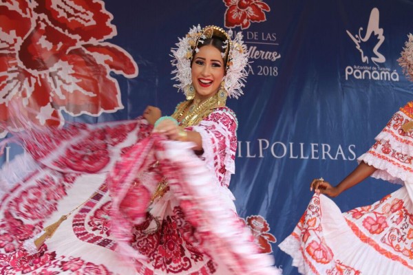 Desfile de las Mil Polleras, lujo y tradición