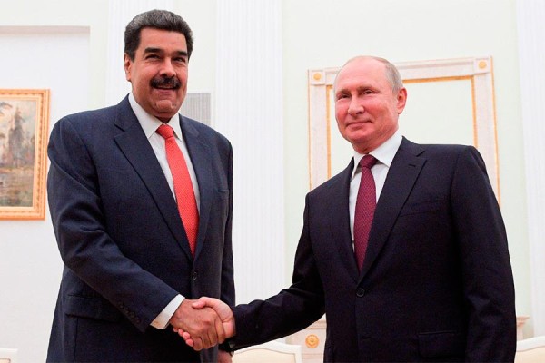 Rusia envía a Venezuela aviones cargados con cientos de millones de dólares 