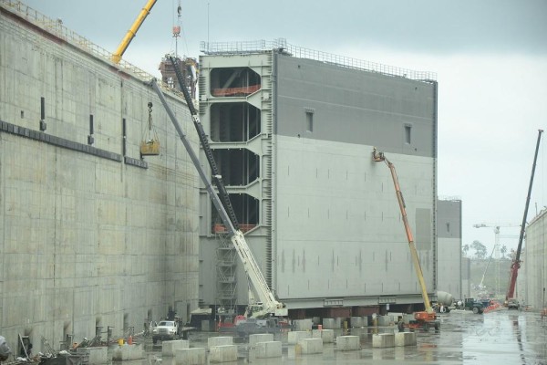 GUPC completa la instalación de todas las compuertas en el Atlántico.