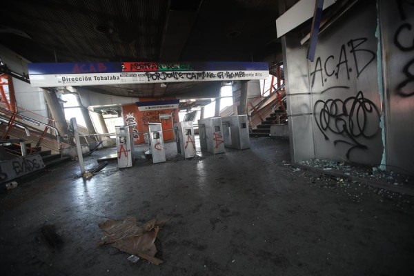 Destrozos en Chile tras jornada de protestas por aumento del precio del pasaje de metro