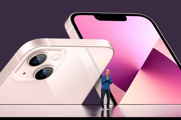 Apple presenta el iPhone 13, de diseño similar al 12 y con la cámara mejorada