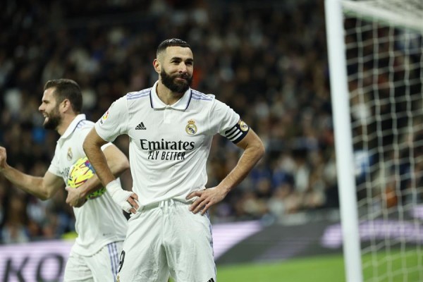 El ataque de los blancos, liderados por Benzemá, no pudo abrir el cerrojo de la Real Sociedad.