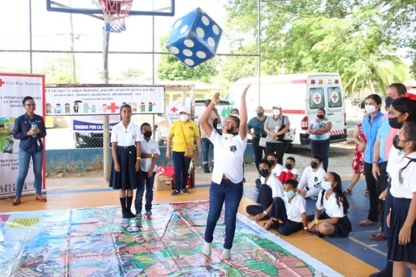 Olimpiadas de Riesgolandia: estudiantes aprenden a prevenir riesgos por desastres