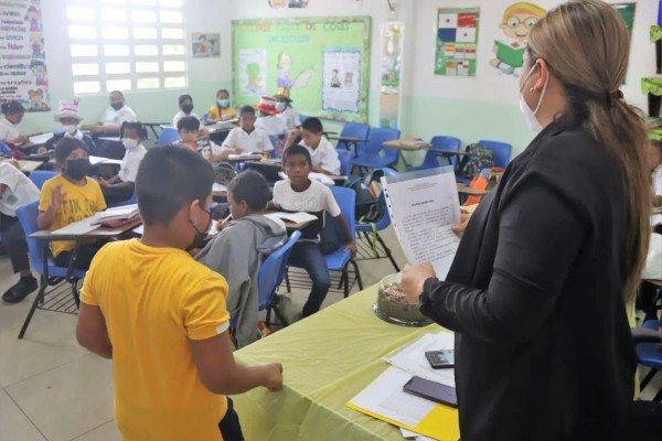 Meduca reabre las escuelas en las provincias con 'alerta verde'