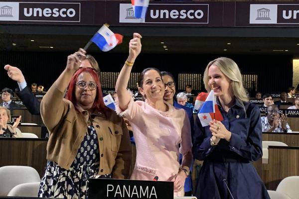 La ministra Herrera, en el pleno de la UNESCO en París.