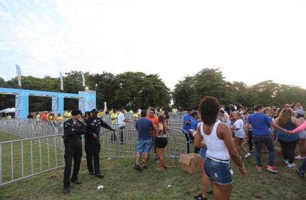 Farruko y Yatra exaltaron a los 'panas' en el Festival de Verano