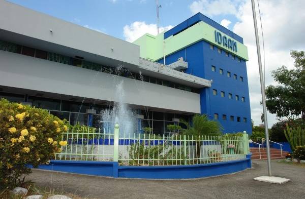 Cierre de calles provoca atrasos en trabajos del Idaan 