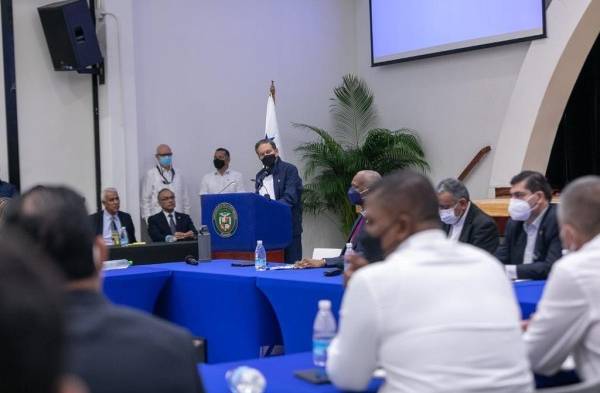 Cortizo llama a diálogo y pide acabar con los cierres viales