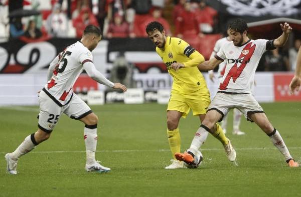 2-1. Iraola se despide de Vallecas alimentando el sueño europeo