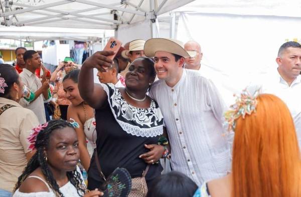 Vicepresidente Carrizo participó del desfile del 10 de noviembre en Juan Díaz