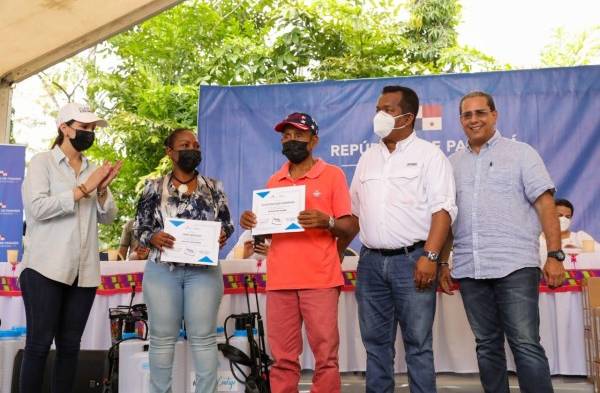 Tarjetas claves, mochilas, kits de herramientas, enseres y suplementos alimenticios llegan a Darién