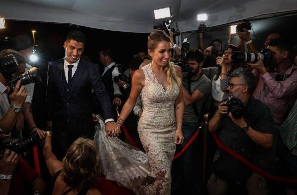 El futbolista Luis Suárez renovó votos con su esposa Sofía Balbi