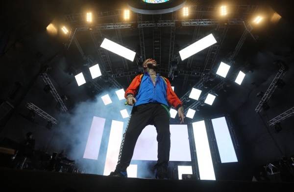 Farruko y Yatra exaltaron a los 'panas' en el Festival de Verano