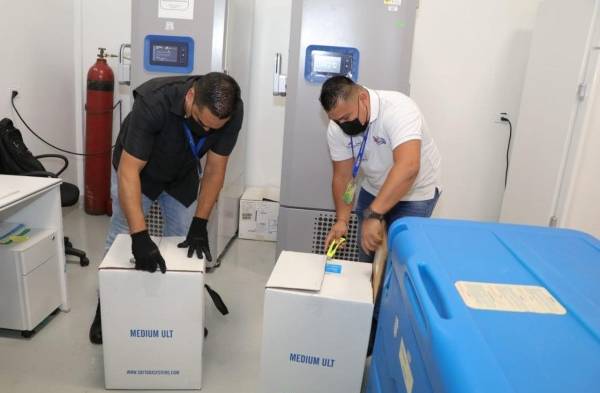 Más de 2 mil nuevos casos de covid-19 y llegan 250,700 dosis de vacunas 