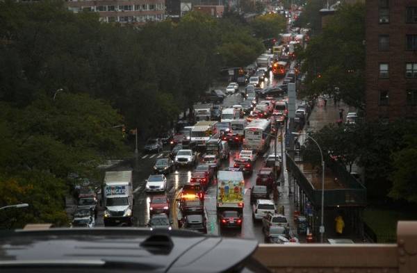 Nueva York, en alerta por lluvias e inundaciones que afectan a los medios de transporte