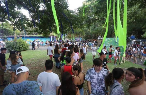 Farruko y Yatra exaltaron a los 'panas' en el Festival de Verano