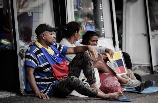 EE.UU. a migrantes venezolanos: si entran en avión tendrán estatus legal por dos años