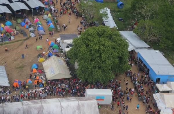 Esta cita de alto nivel tiene como contexto el actual estallido migratorio, pues más de 331.000 personas han llegado a Panamá en lo que va de año tras cruzar la selva del Darién.